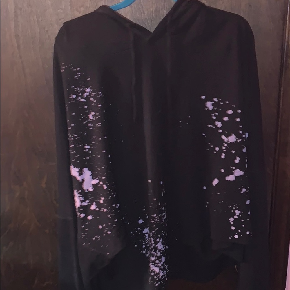 Black cropped sweatshirt